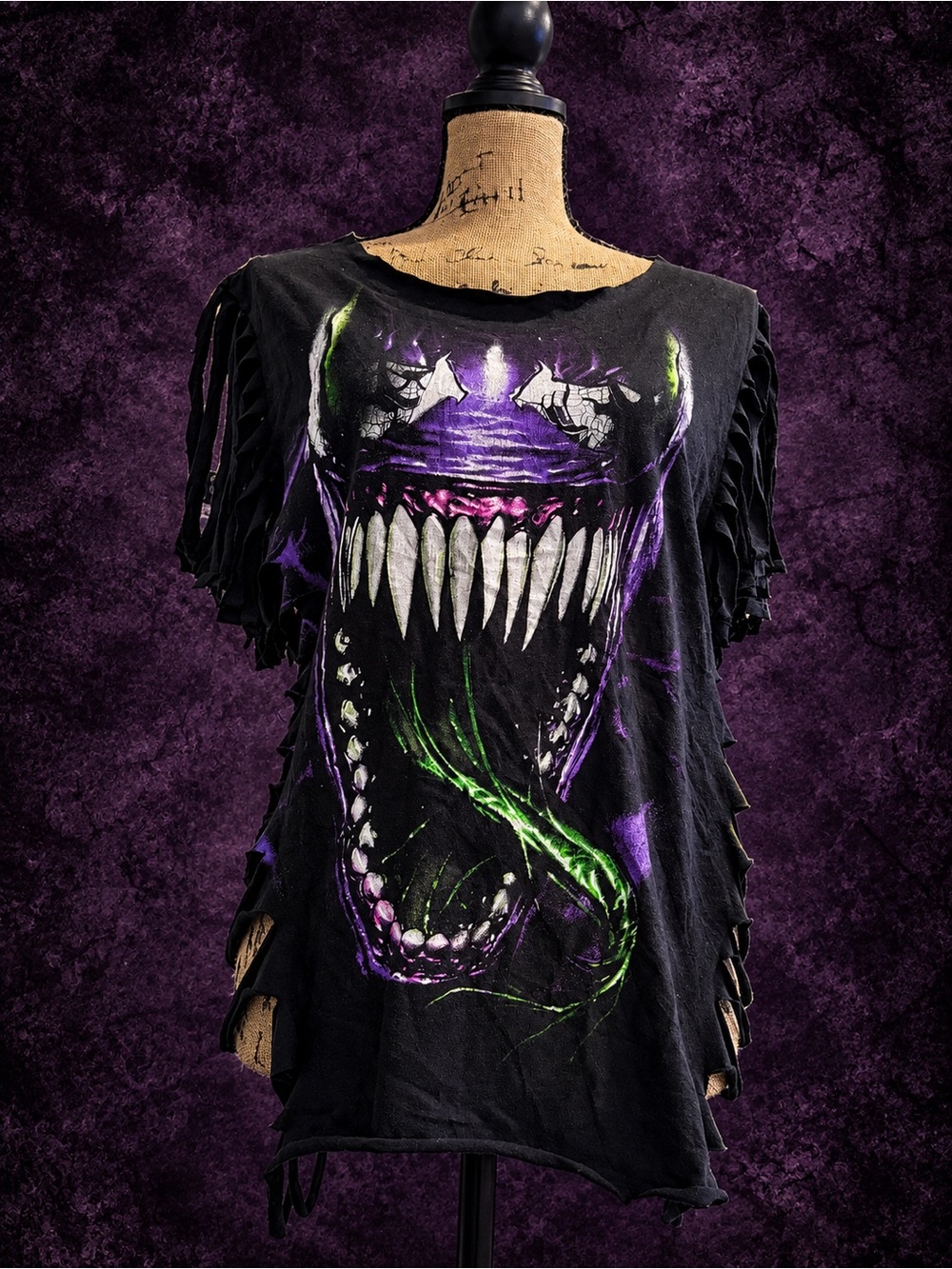 Venom Distressed Cut-Up Graphic Tee – Size Medium
